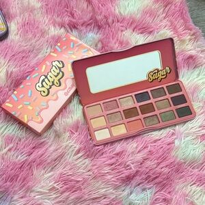 Sugar Sprinkle Eyeshadow Palette - Bold and Neutral Hues